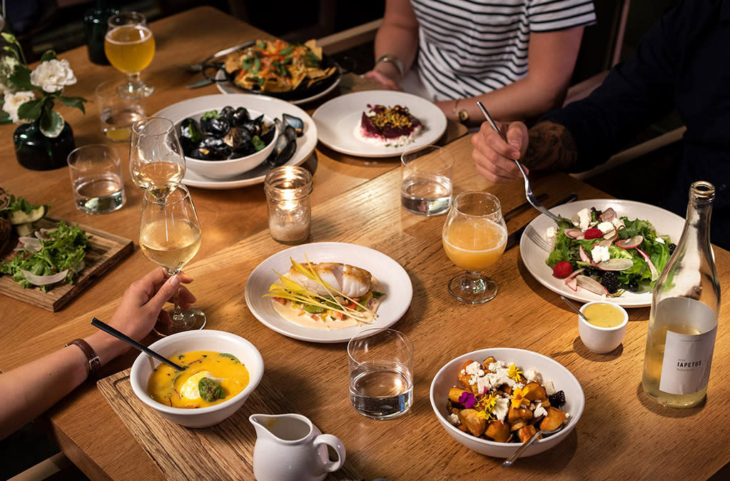 DTN - PPS - Romantic - Hotel Vermont - "Juniper Bar & Restaurant"
