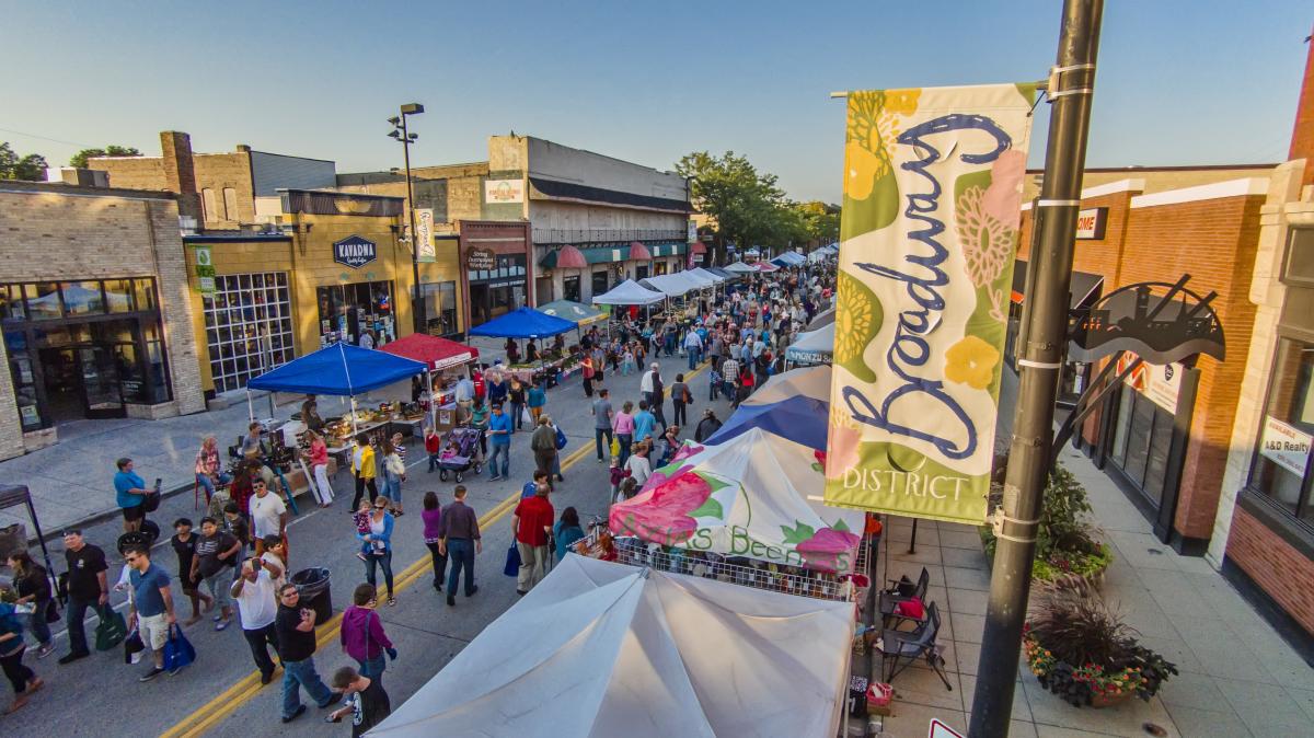 Farmers Market on Broadway