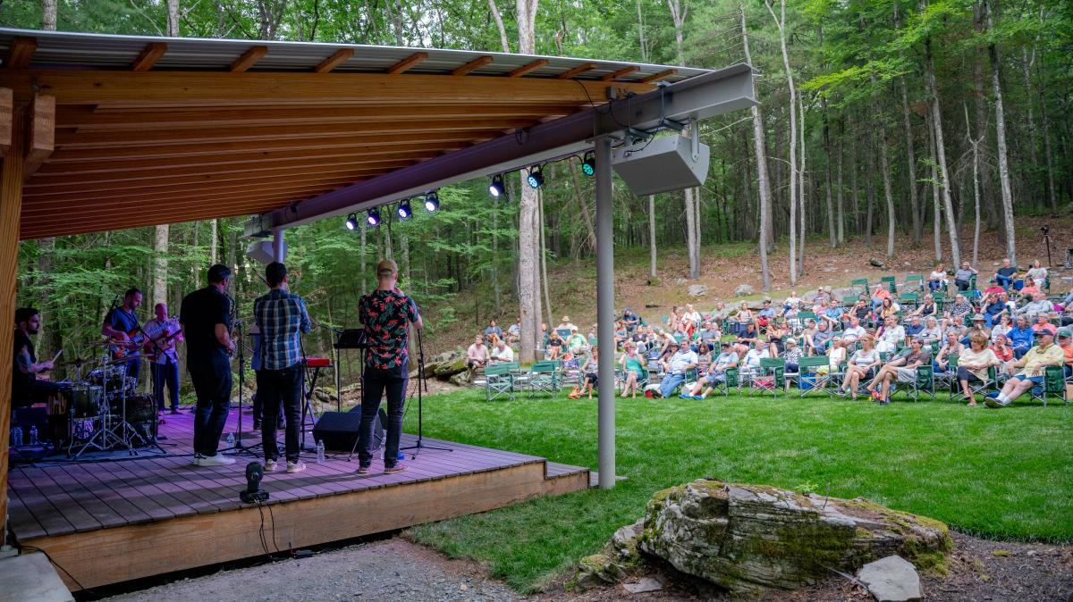 Entertainment-Harmony-in-the-Woods-Outdoor-Concert-Wayne-Hawley-25-PoconoMtns
