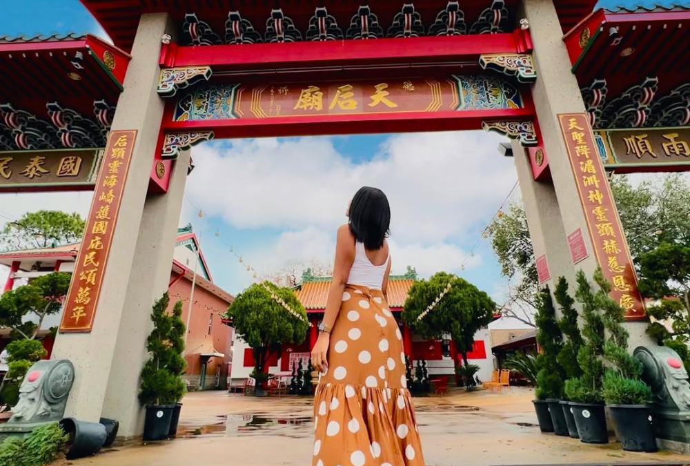 Woman at Chinatown
