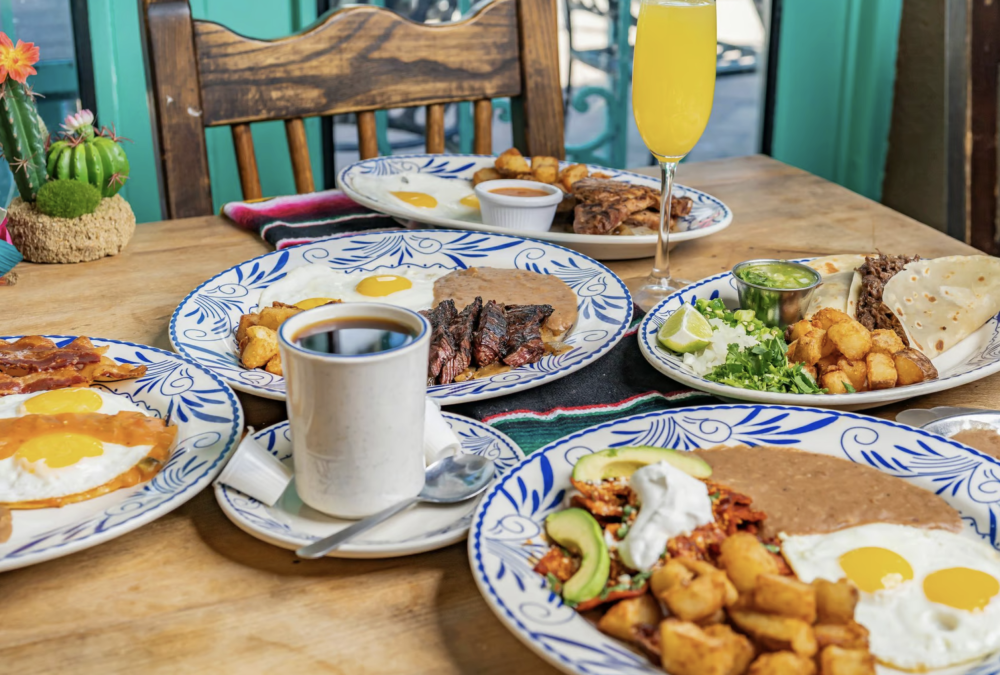 El Tiempo Cantina on Navigation