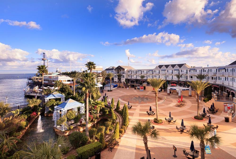 Kemah Boardwalk Inn