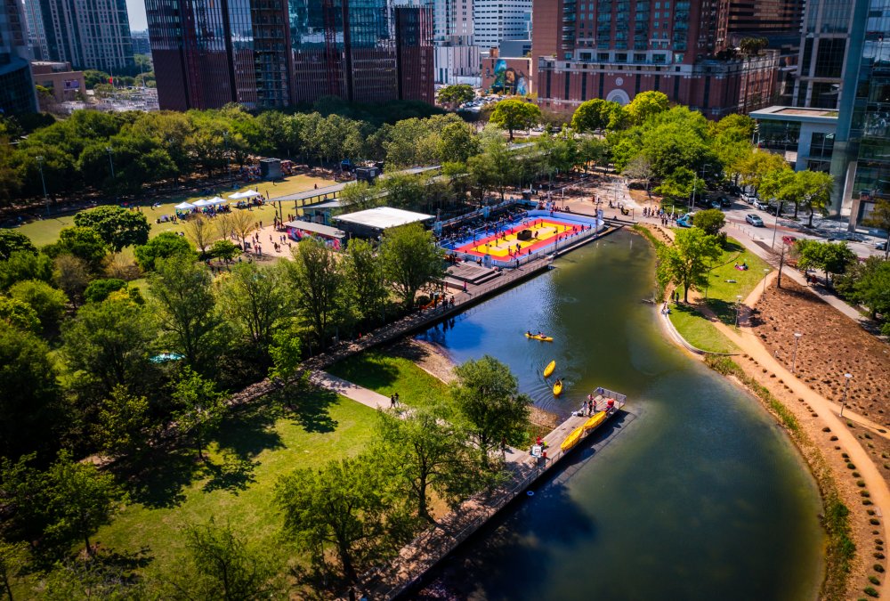 Kinder Lake en Discovery Green