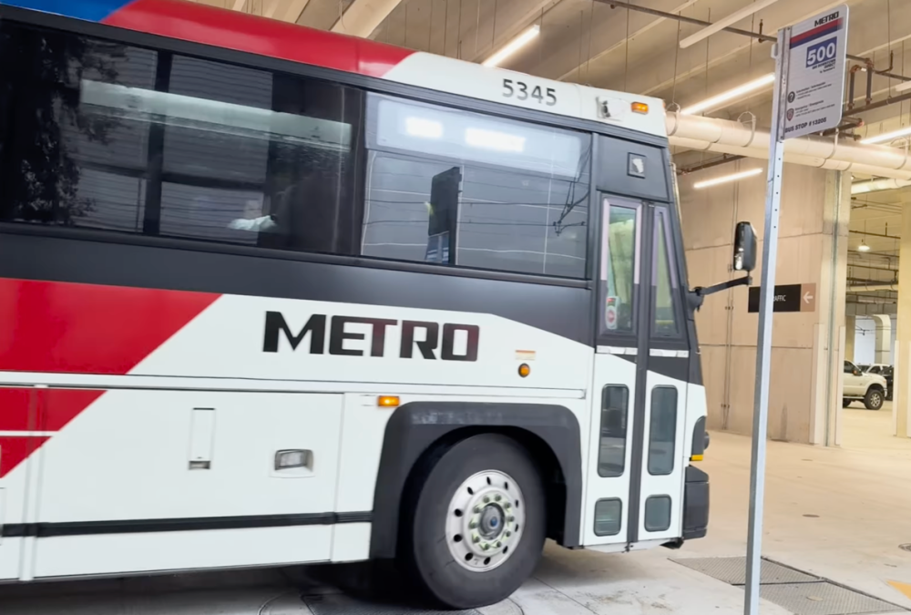 METRO 500 IAH Downtown Direct