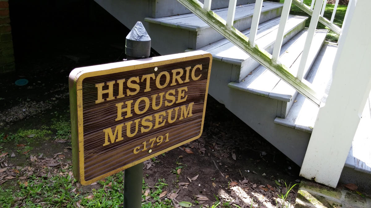 Magnolia Mound Plantation Sign