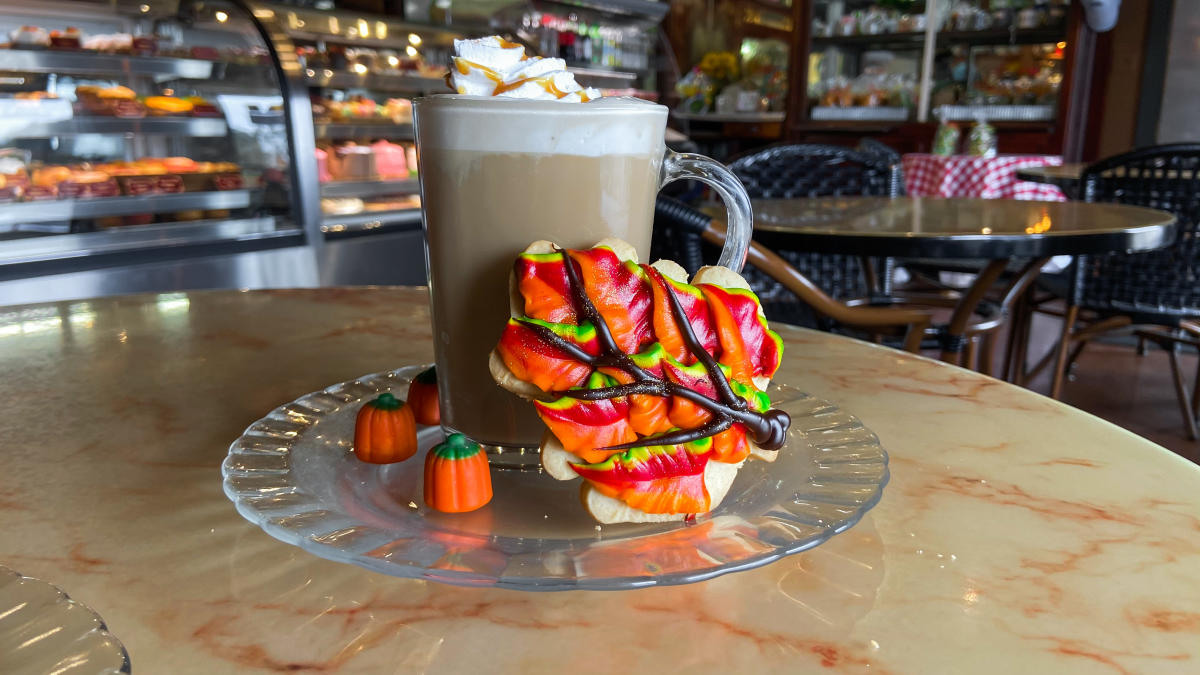 Rao's pumpkin spice latte with a sugar cookie decorated as a fall leaf