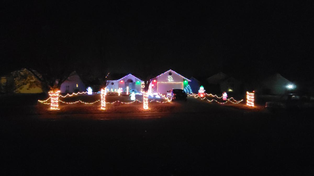 6109 GRAYSFORD PLACE Christmas Lights Display