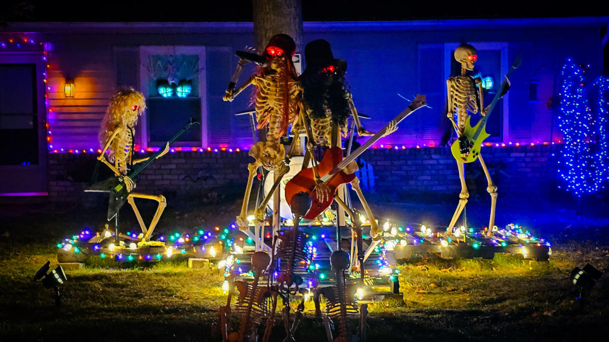 Halloween Lights Display at 5821 Spring Oak Ct, Fort Wayne. Halloween Lights Display at 5821 Spring Oak Ct, Fort Wayne.