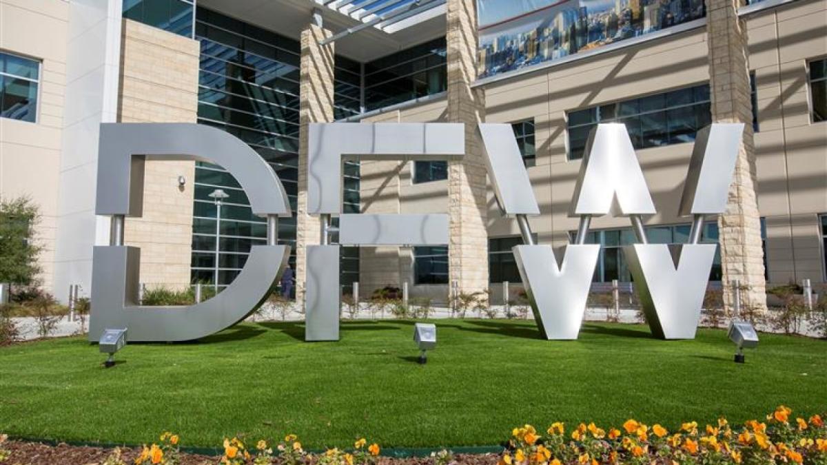 DFW Airport sign