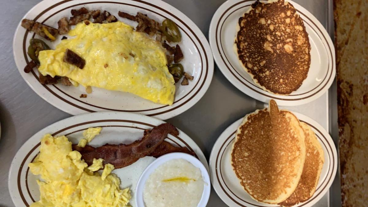 American breakfast at Dwyer's Cafe