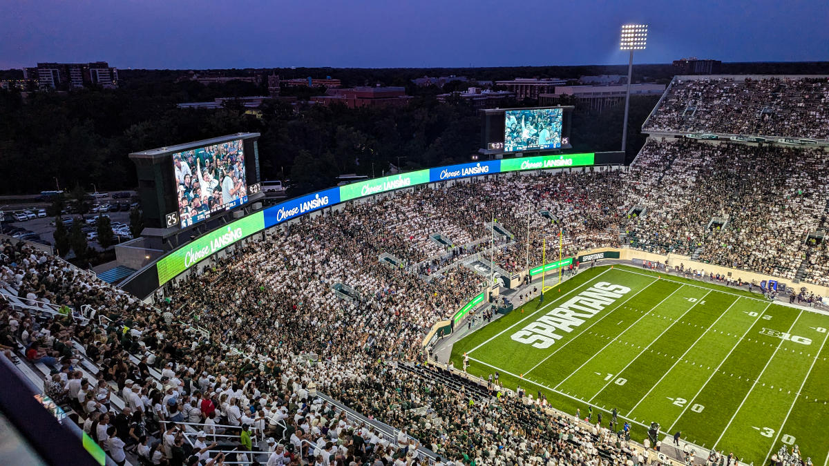 Full crowd at Spartan Stadium
