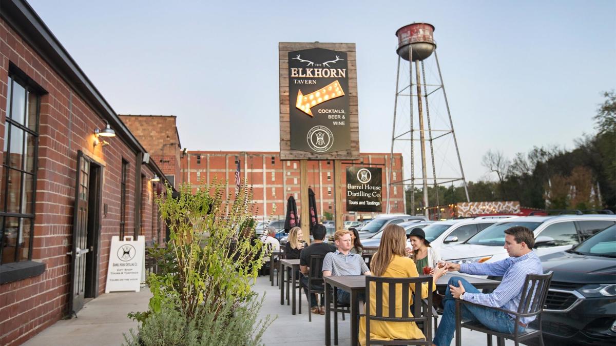 0852_VisitLex-Distillery-District_C0995-sm