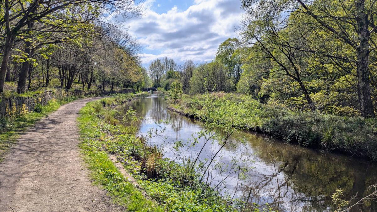 Pathways between Mossley and Stalybridge