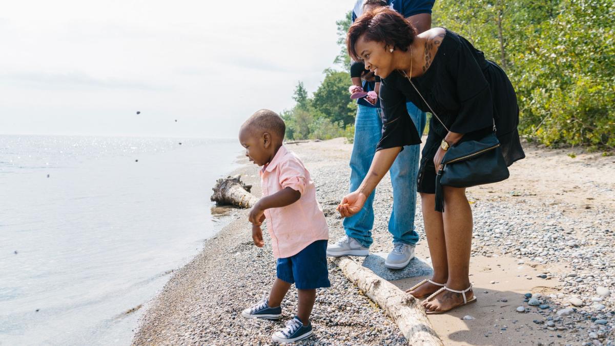 VM-SchlitzAudubon-Family-Beach