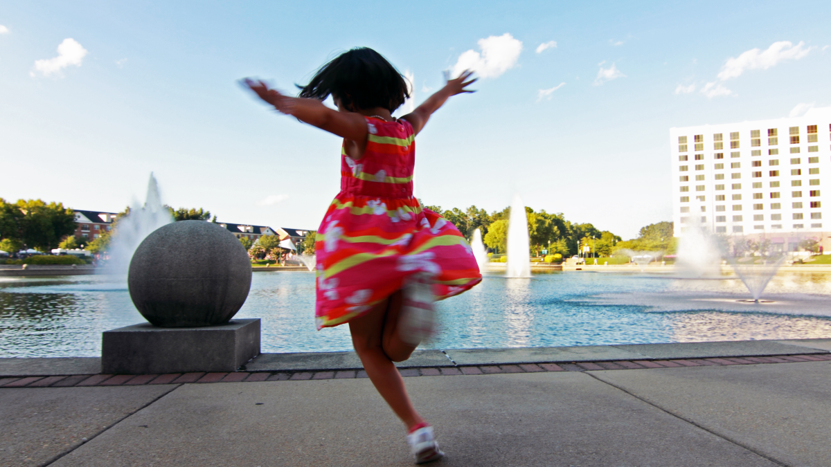 Ballerina at the Fountains (City Center)