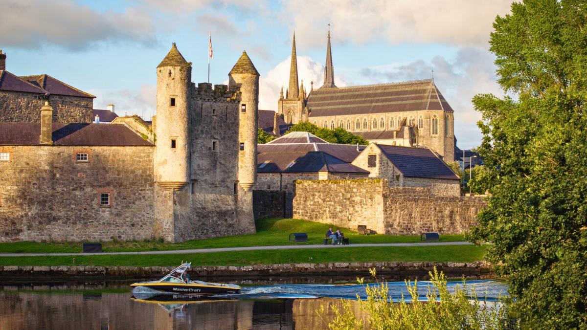 DNI Gallery - Enniskillen Castle sunset boats