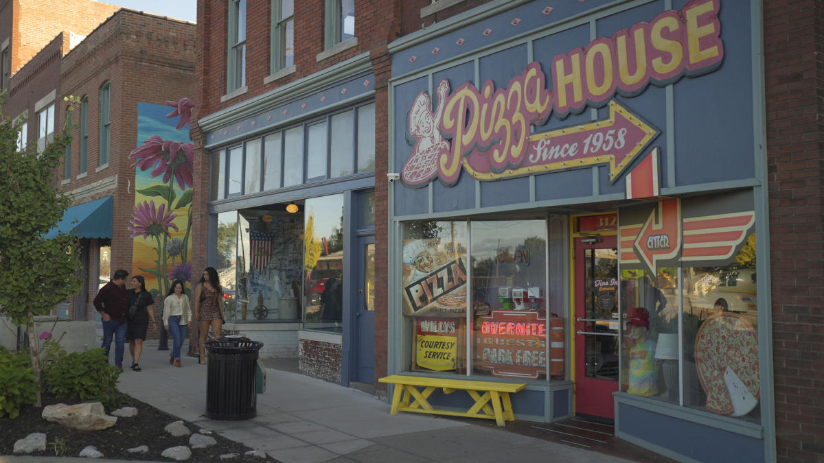Pizza House C-Street