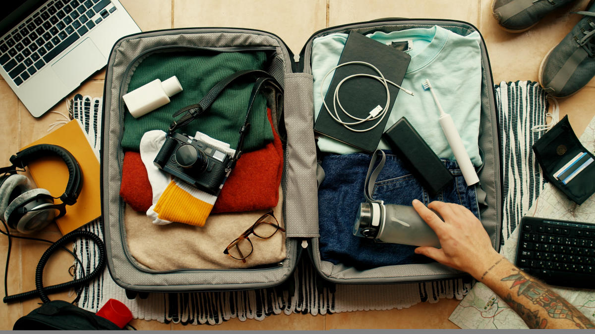 Suitcase packing