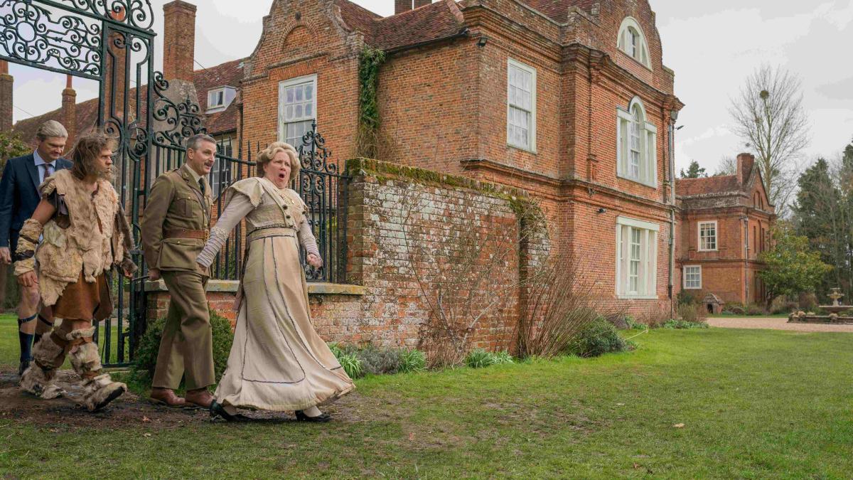 Ghosts at West Horsley Place in Surrey - Alex Gill