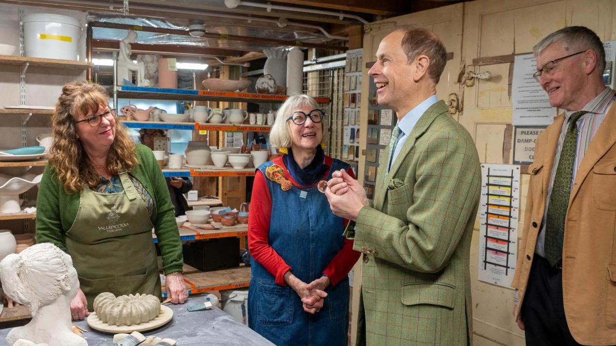 HRH Duke of Edinburgh meets Julia Quigley of West Street Potters
