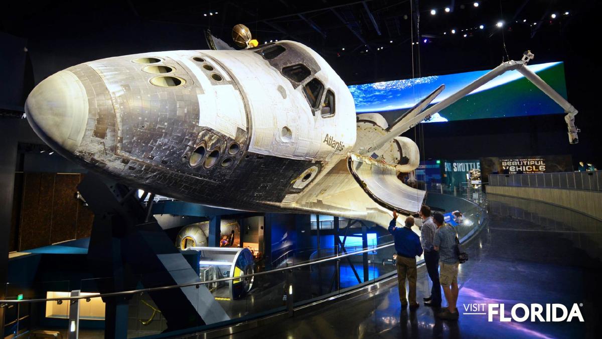 Zoom Background - Shuttle Atlantis (Kennedy Space Center)