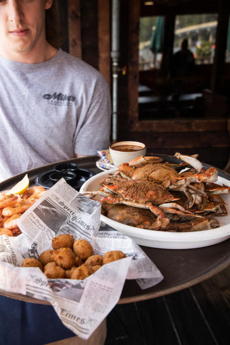 mikes crab house