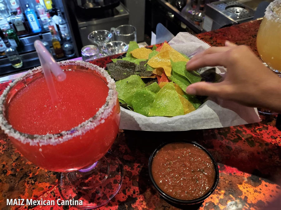 Maiz Cantina Margarita and chips