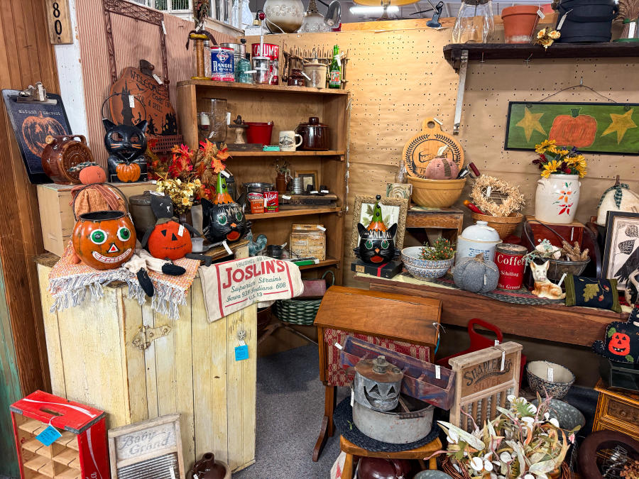 Aardvark Antiques