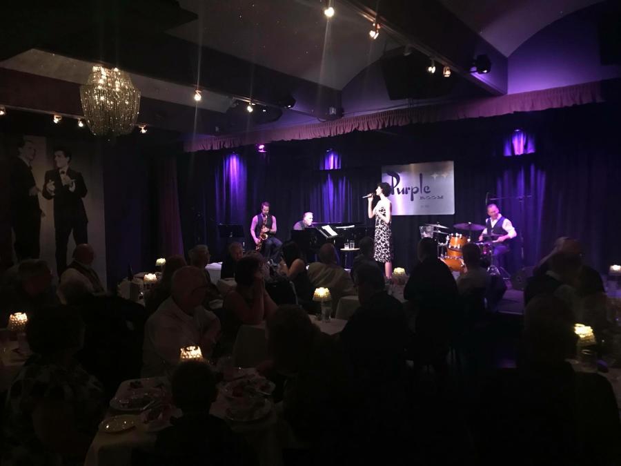 Woman singing jazz at the Purple Room in Palm Springs