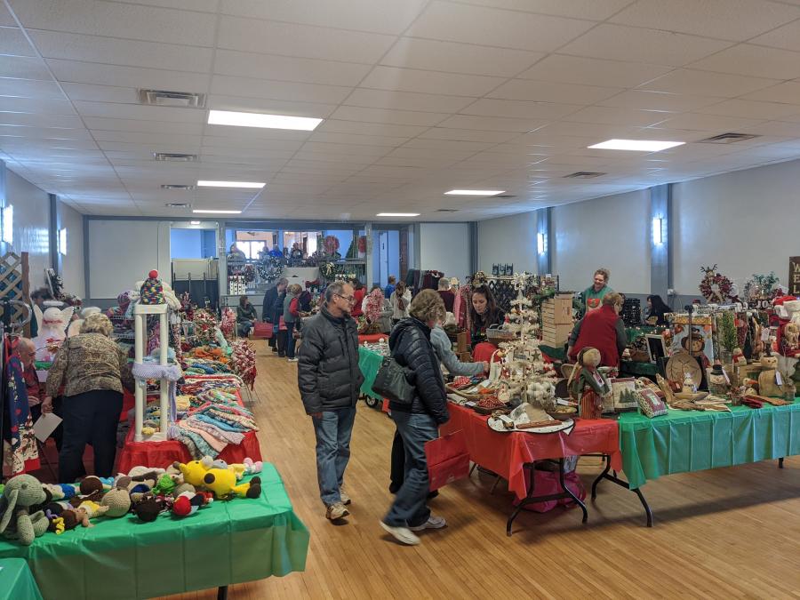 Claysville Holly Days Craft Show
