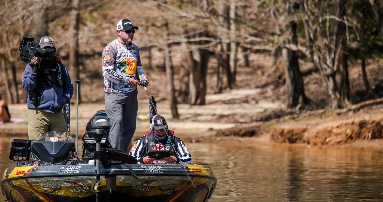 Major League Fishing's Tackle Warehouse Pro Circuit to Premiere Saturday on  CBS Sports Network