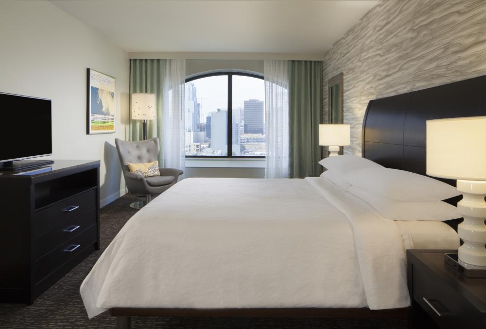 Sleeping room at Hilton Garden Inn Downtown/Convention Center.