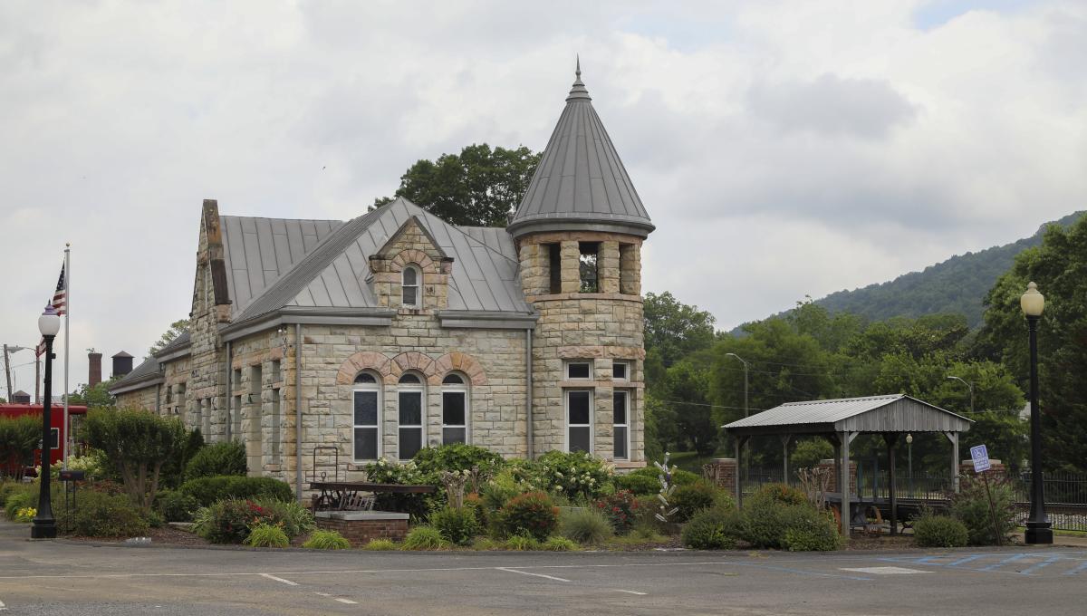 fort payne depot.jpg