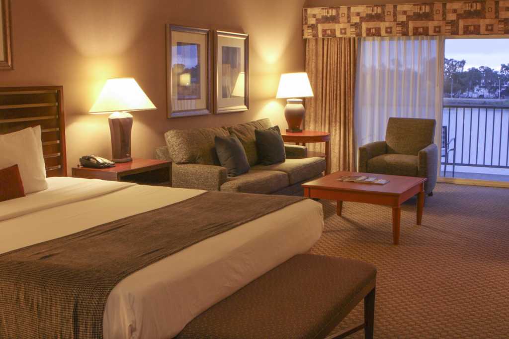 King Waterview Room