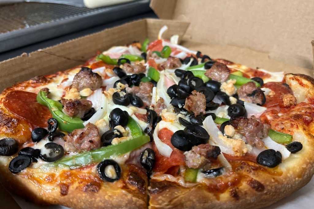 cybelle kitchen sink pizza