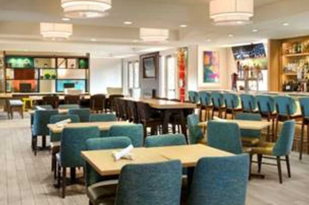 Holiday Inn & Suites Oakland Airport