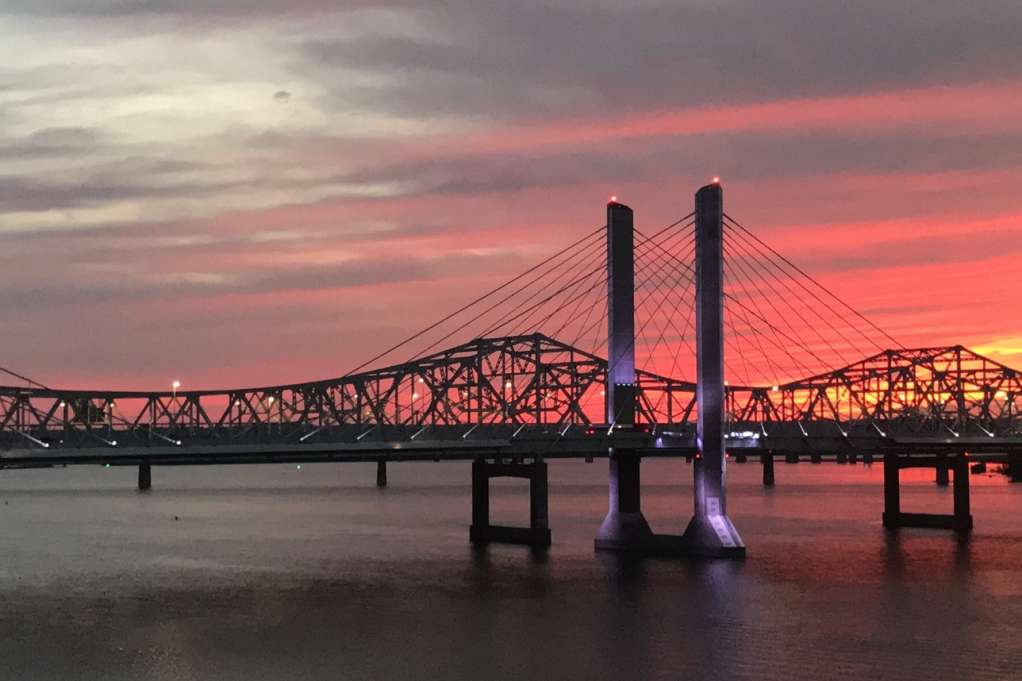 ϾOhio River's Lincoln and Kennedy Bridges}}