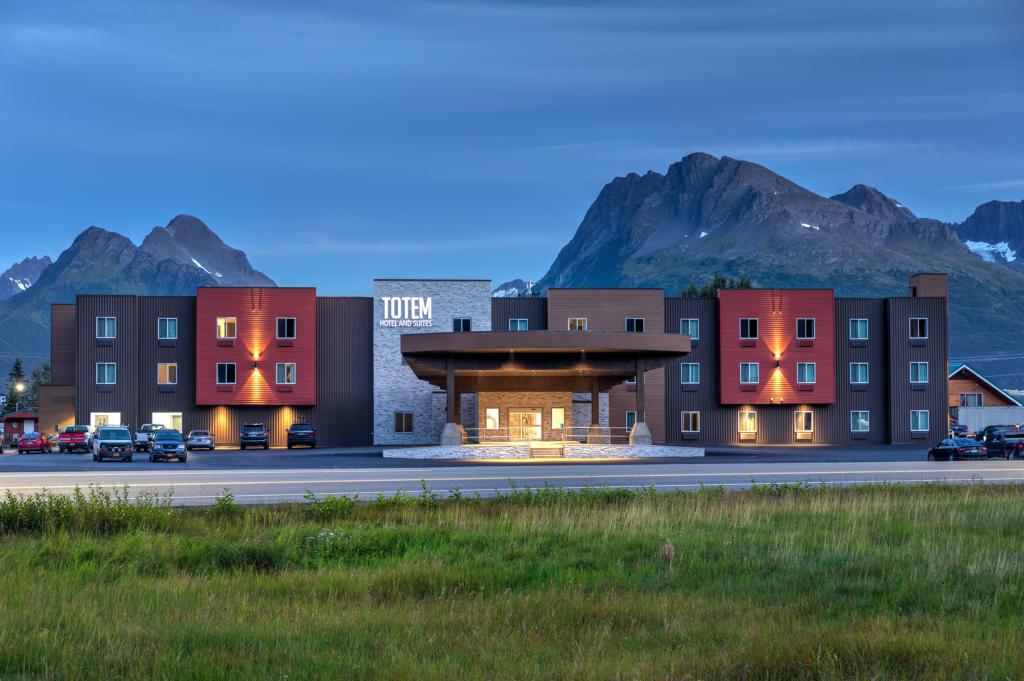 Totem Hotel Front