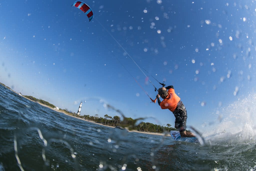 Lv kiteboarding