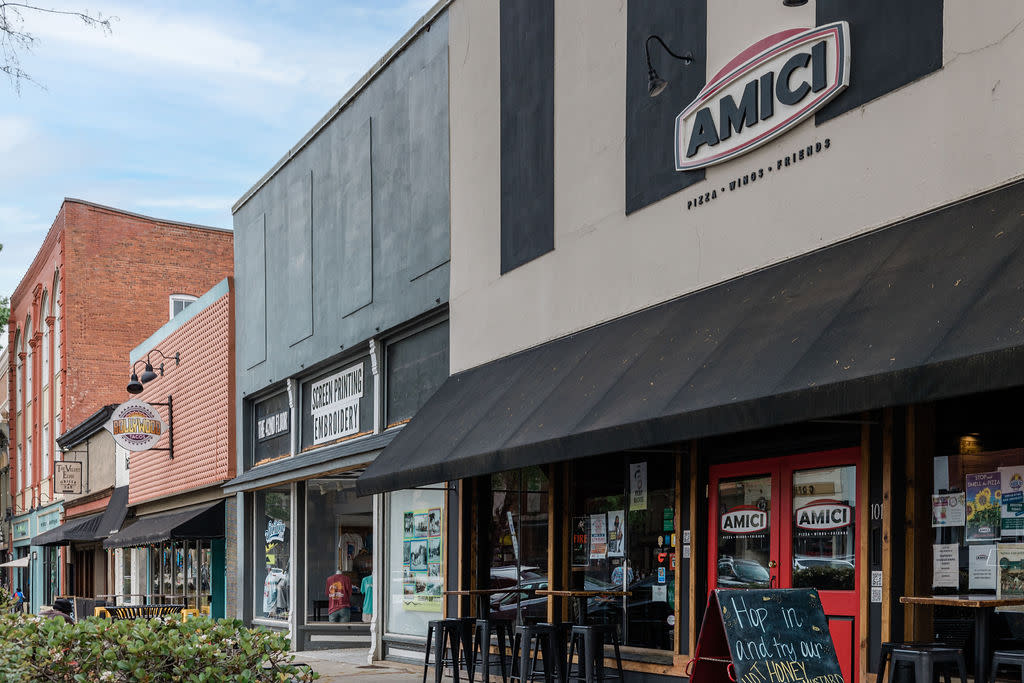 Amici downtown