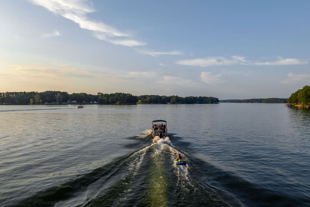 Lake Sinclair boat sunset