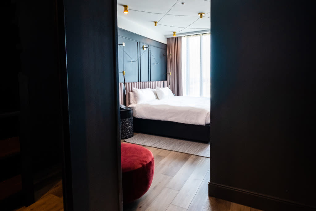 Interior of a hotel room at Renaissance Milwaukee West in Wauwatosa, Wi