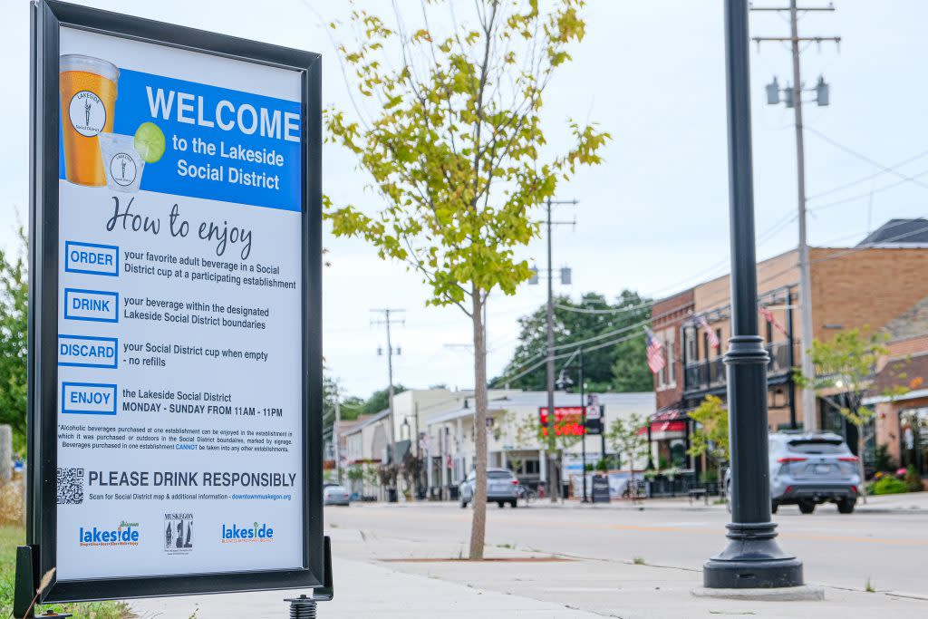 lakeside-Social-district-sign-1024x683