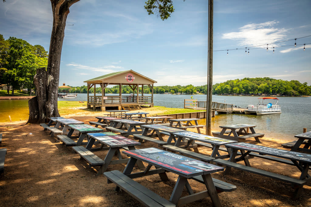 Photo of Tamarac Marina restaurant outdoor seating at High Rock Lake