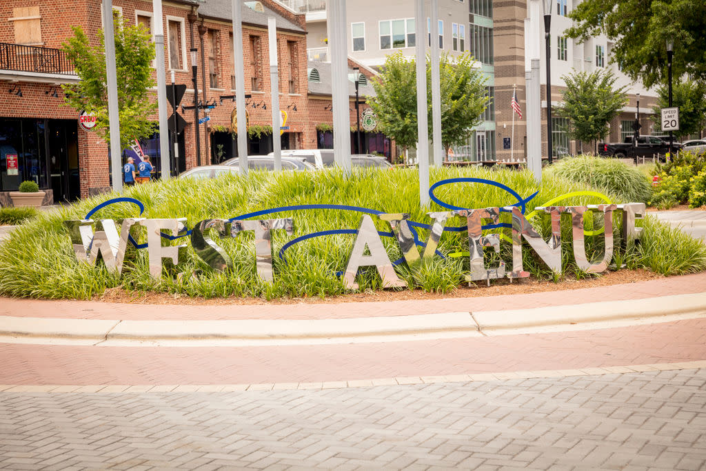 West Avenue sign in Kannapolis