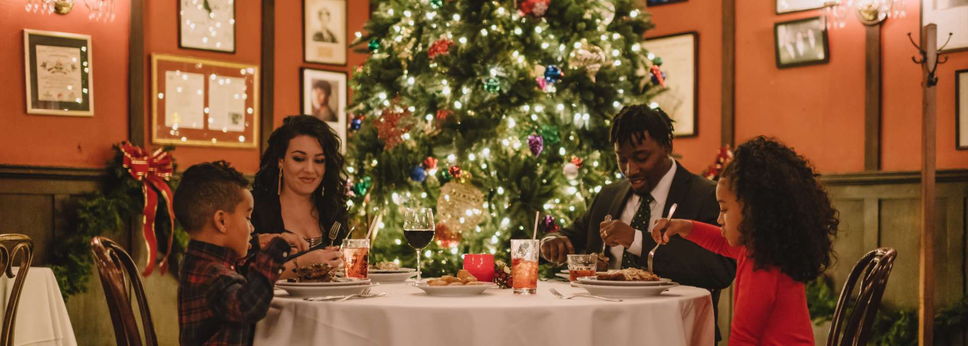 New Orleans French Quarter Restaurants Open Christmas Eve 2022 Where To Eat This Month In New Orleans | December 2021