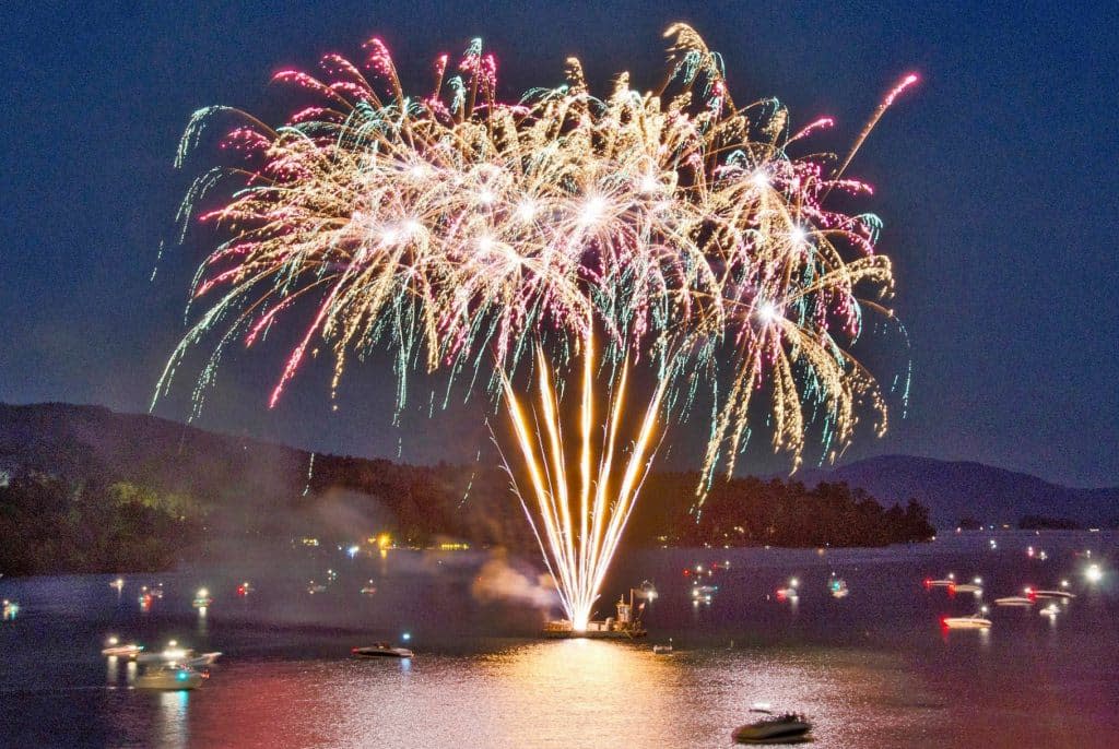 fireworks-over-lake-george_1