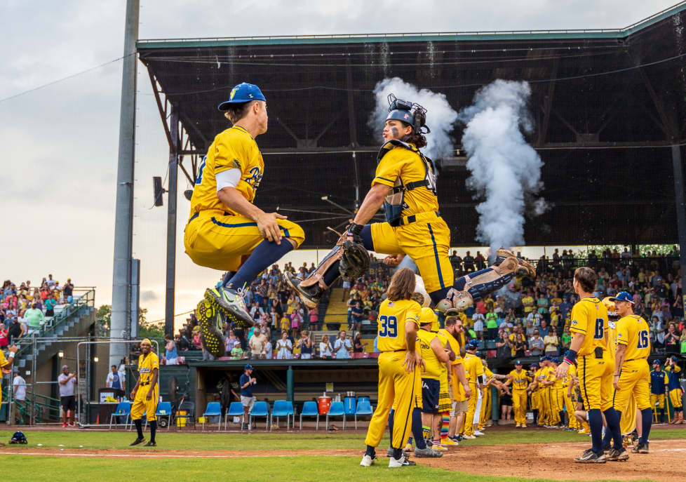 Josh Reddick makes big plays in game with Savannah Bananas