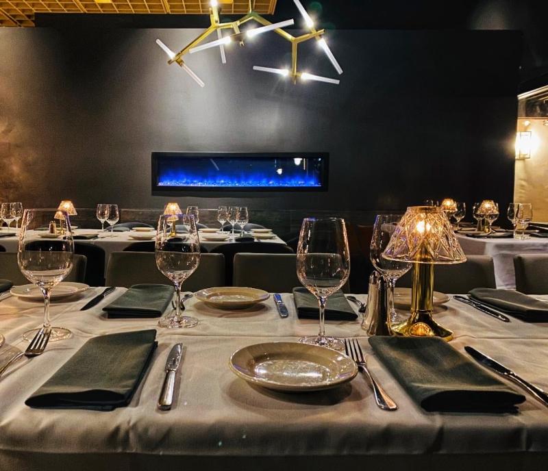 Kaiser Grille dining room