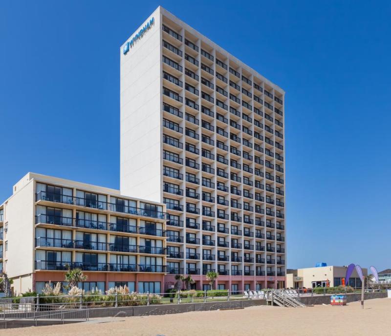 Beachview of the Wyndham at the Oceanfront